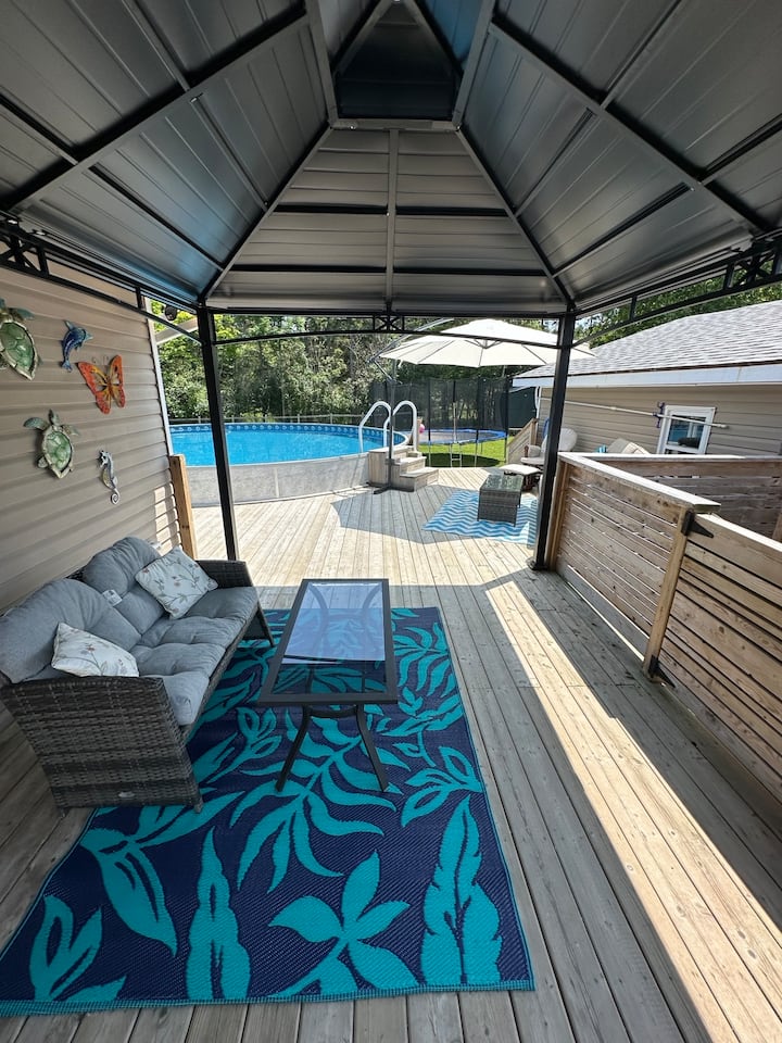 cozy hideaway at the cove